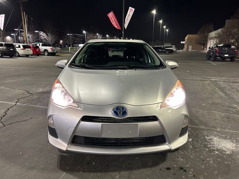 Used 2014 Toyota Prius C Three image 8