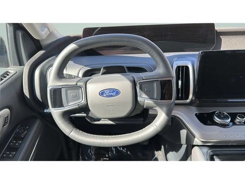 Certified 2025 Ford Expedition Active AWD/4WD image 12