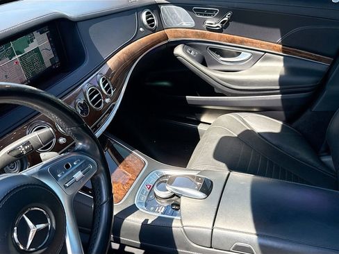 Used 2019 Mercedes-Benz S 560 Sedan image 28