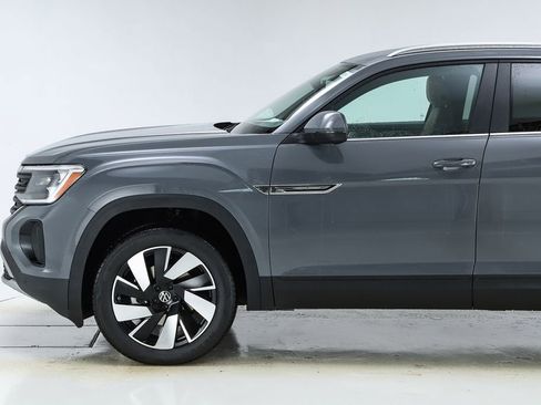 New 2026 Volkswagen Atlas Cross Sport SE image 3