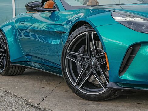 New 2026 Aston Martin V8 Vantage Roadster RWD image 2