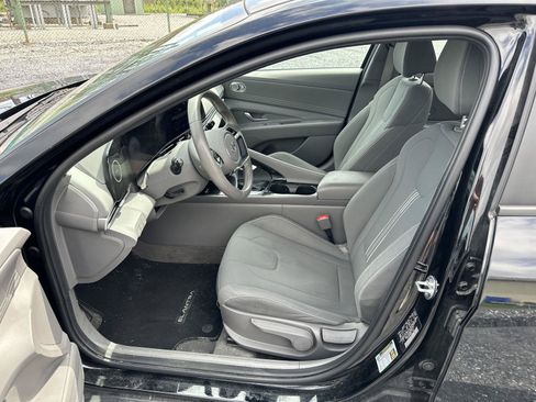 Certified 2023 Hyundai Elantra SEL w/ Convenience Package FWD image 11