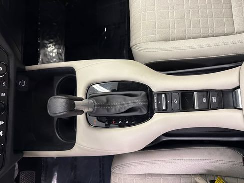 Used 2025 Honda HR-V LX image 27