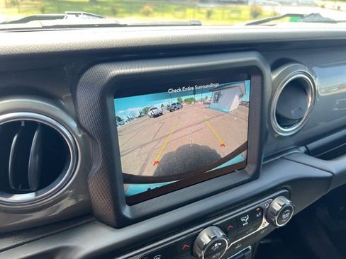 Used 2023 Jeep Wrangler Sahara image 13