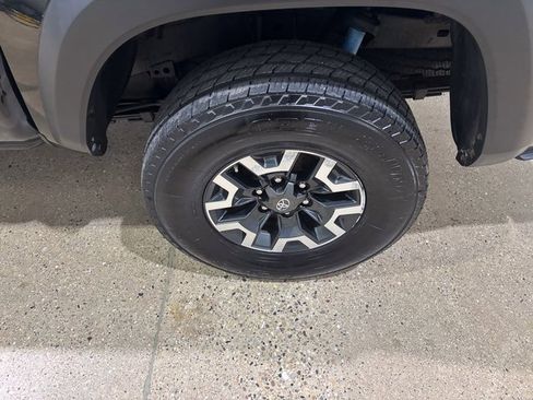 Used 2019 Toyota Tacoma TRD Off-Road image 32