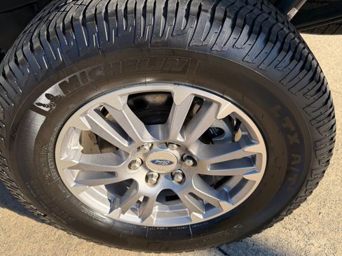 Used 2020 Ford F150 Lariat image 9