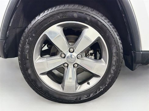 Used 2015 Jeep Grand Cherokee Limited w/ Luxury Group II image 35