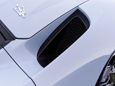 Used 2023 Maserati MC20 Spyder RWD image 26