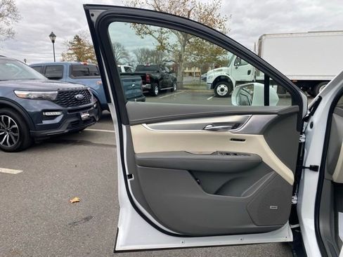 Used 2020 Cadillac XT5 Premium Luxury image 24