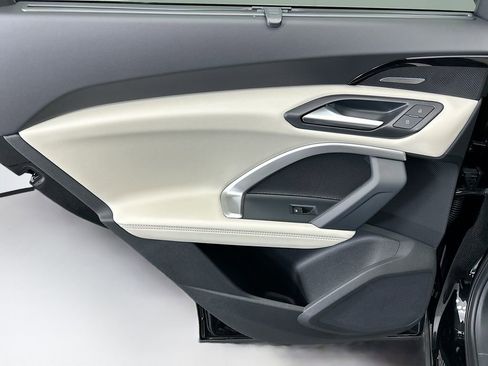 Used 2025 Audi Q5 Premium Plus w/ Premium Plus image 26