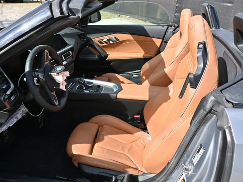 Used 2024 BMW Z4 sDrive30i w/ Premium Package RWD image 12