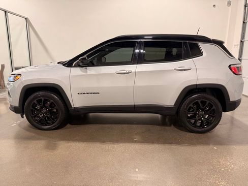 Used 2025 Jeep Compass Limited AWD/4WD image 8