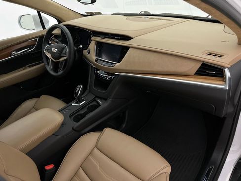 Used 2018 Cadillac XT5 Platinum w/ Driver Assist Package image 13