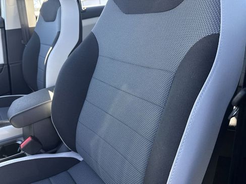 New 2026 Volkswagen Taos S image 9