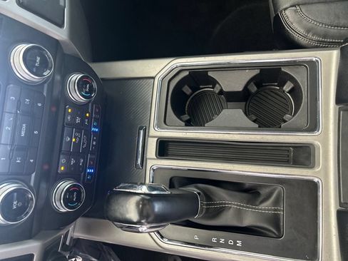 Used 2019 Ford F150 Lariat w/ Equipment Group 502A Luxury AWD/4WD image 28