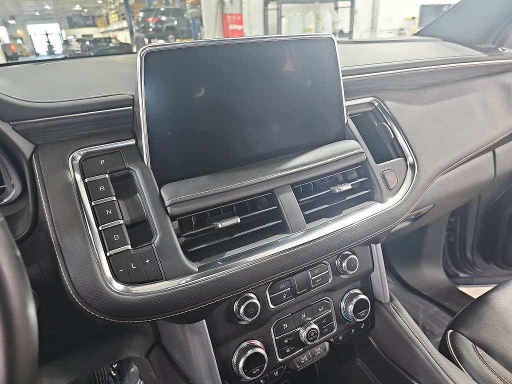 Used 2024 GMC Yukon SLT w/ SLT Premium Package AWD/4WD image 25