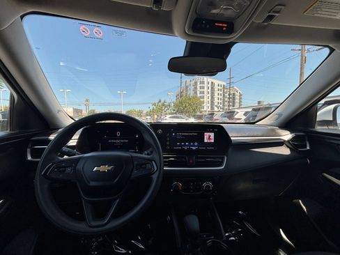 Used 2025 Chevrolet TrailBlazer LT FWD image 59