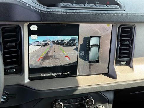 New 2025 Ford Bronco Outer Banks w/ Sasquatch Package image 17