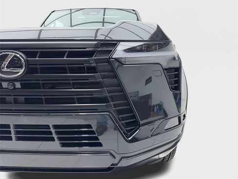 Used 2026 Lexus GX 550 image 5