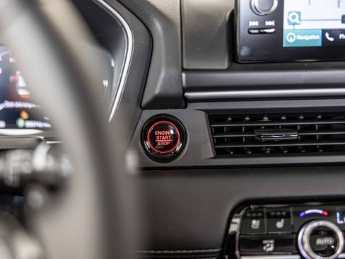 Used 2025 Honda Pilot Elite image 27