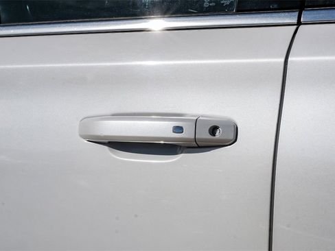 Used 2019 GMC Yukon SLT image 41