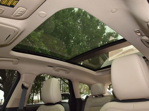 New 2026 Lincoln Corsair Reserve image 32