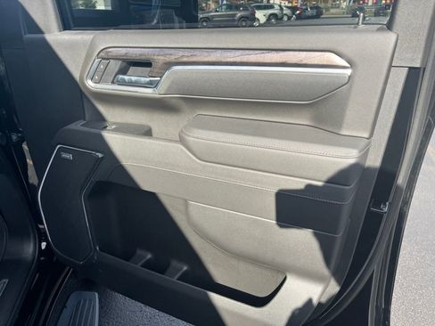 Used 2025 Chevrolet Silverado 3500 LTZ w/ LTZ Plus Package image 29