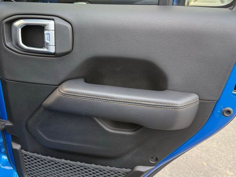 Used 2022 Jeep Wrangler Unlimited Sahara image 21