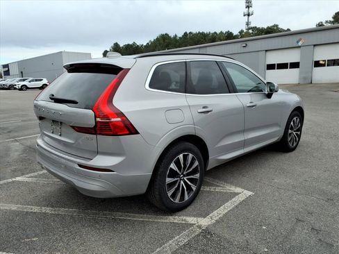 Certified 2023 Volvo XC60 B5 Core w/ Climate Package image 3
