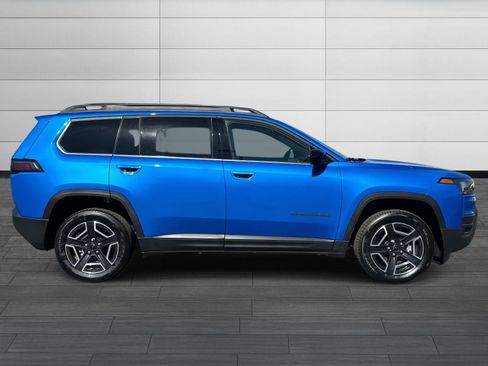 New 2026 Jeep Cherokee Laredo image 3