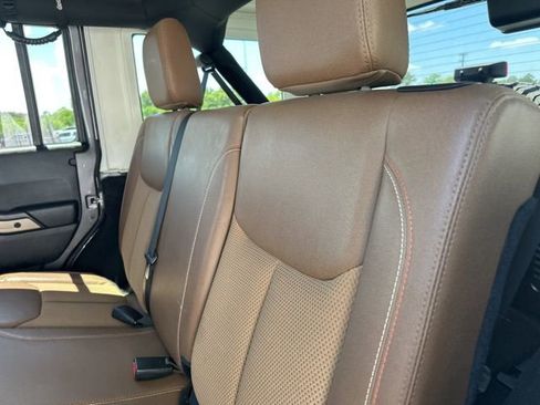 Used 2016 Jeep Wrangler Unlimited Sahara AWD/4WD image 18