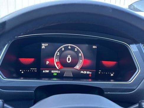 Used 2023 Volkswagen Tiguan SE R-Line image 25