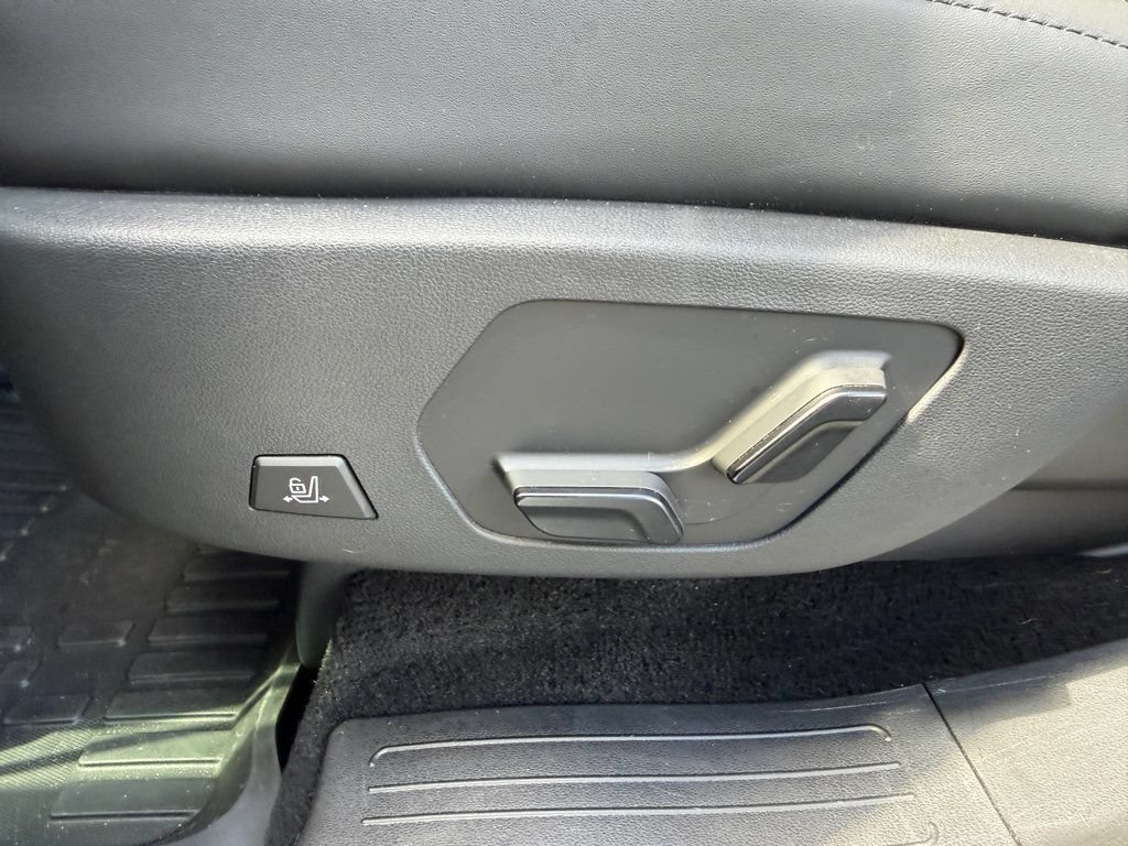 Used 2025 Hyundai Santa Fe Calligraphy FWD image 32