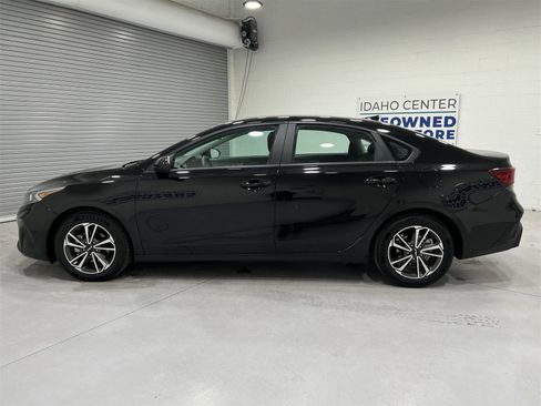 Used 2023 Kia Forte LXS image 5