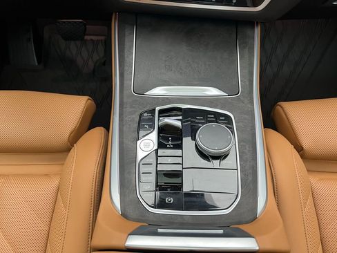 Used 2025 BMW X5 xDrive40i w/ Premium Package image 11