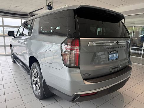 Certified 2024 Chevrolet Suburban LT w/ Luxury Package AWD/4WD image 5