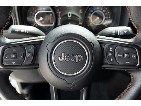 Used 2024 Jeep Gladiator Mojave w/ Convenience Group AWD/4WD image 16