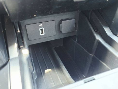 Used 2018 Ford Explorer XLT w/ XLT Appearance Package AWD/4WD image 24