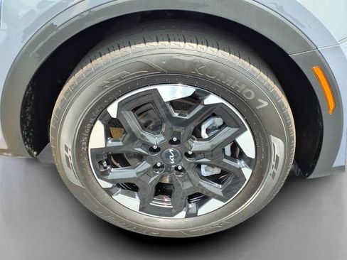 Used 2025 Kia Sorento S FWD image 31