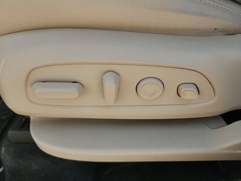 Used 2023 Buick Enclave Avenir w/ Avenir Technology Package AWD/4WD image 17