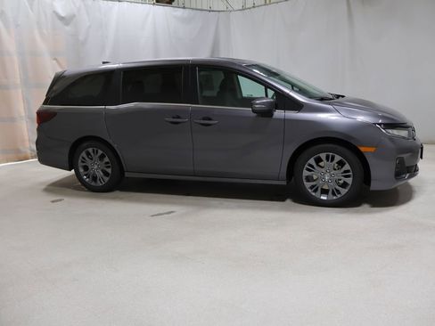 New 2026 Honda Odyssey Touring image 5