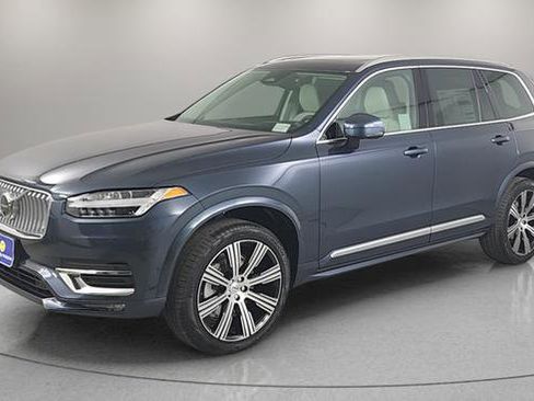 Used 2025 Volvo XC90 B6 Ultra w/ Protection Package Premier AWD/4WD image 3