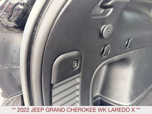 Certified 2022 Jeep Grand Cherokee Laredo X AWD/4WD image 16