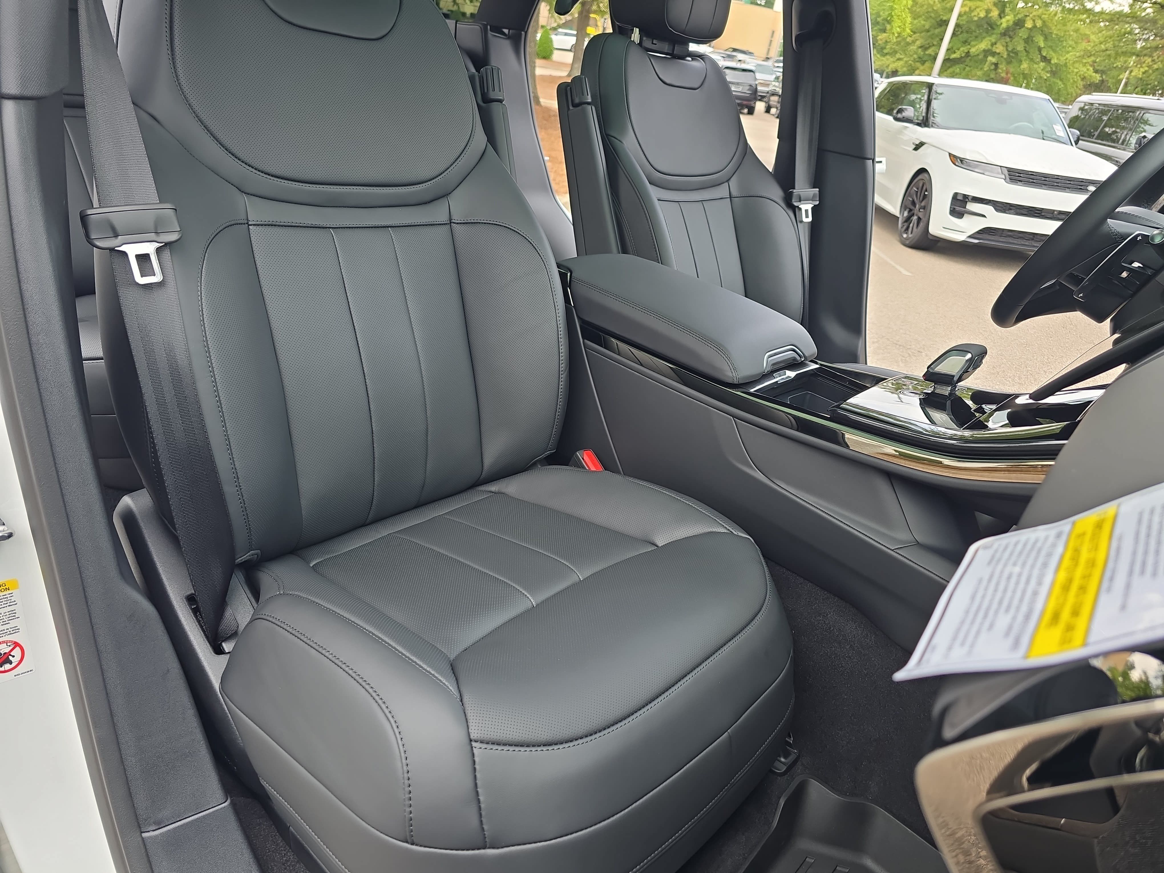 New 2026 Land Rover Range Rover Sport Dynamic SE AWD/4WD image 10