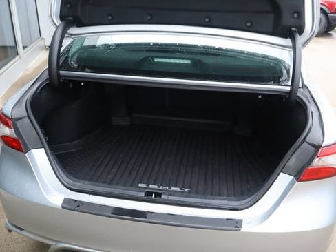 Used 2018 Toyota Camry SE FWD image 26