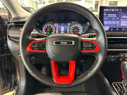 Used 2022 Jeep Compass Trailhawk w/ Sun and Sound Group AWD/4WD image 17