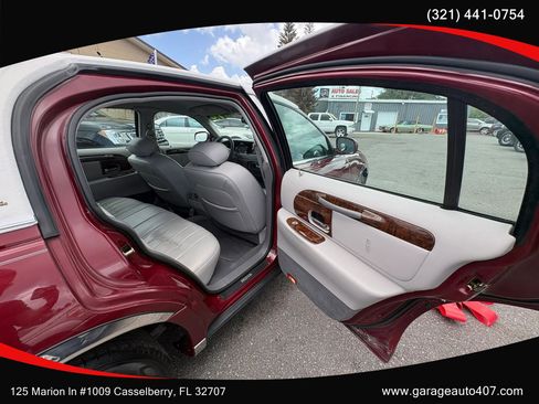 Used 1998 Lincoln Town Car Executive RWD image 35