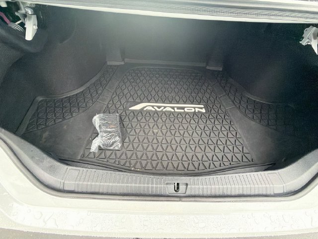 Used 2020 Toyota Avalon Limited w/ All Weather Liner Package FWD image 19