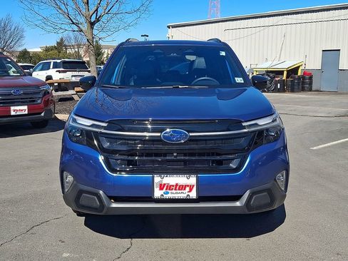 Used 2025 Subaru Forester Touring image 2