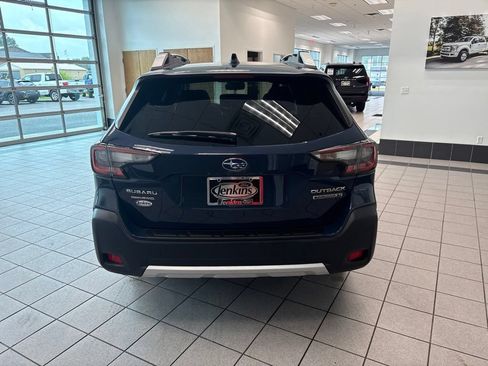 Used 2025 Subaru Outback Touring XT AWD/4WD image 6